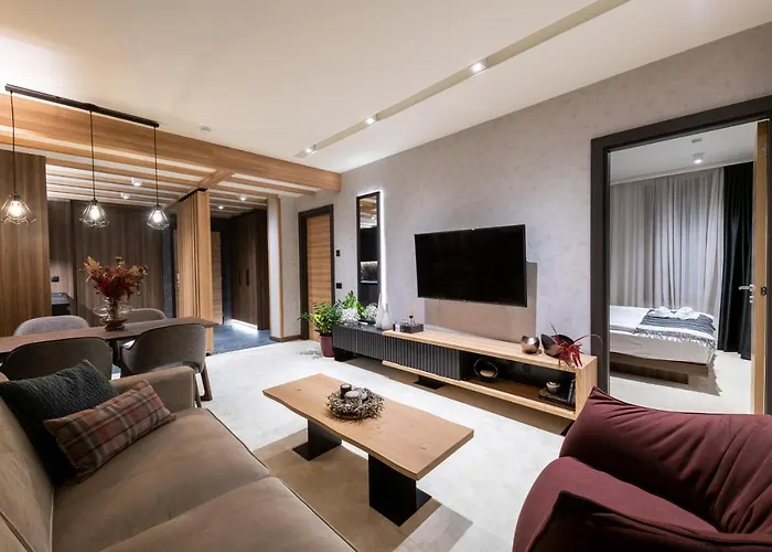 Woodside Residence 325