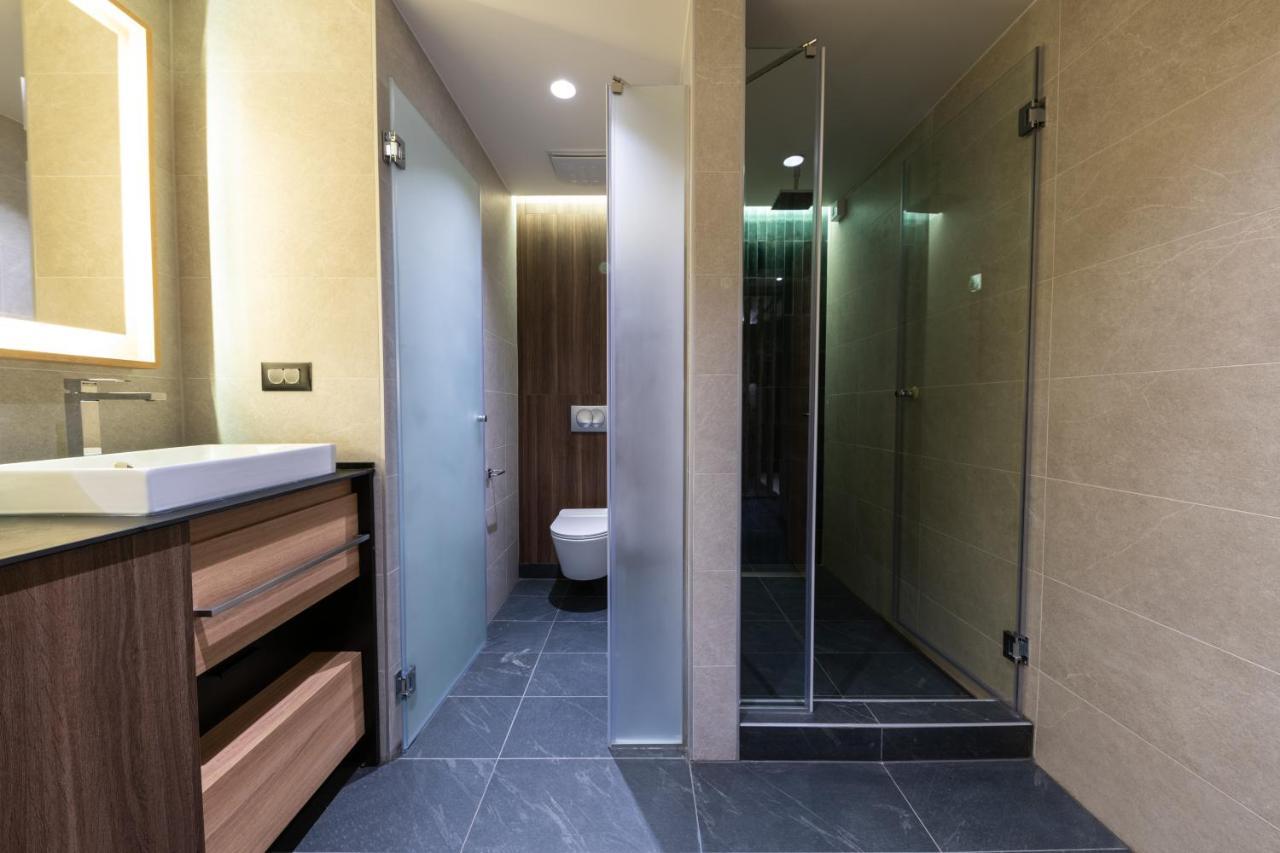 Woodside 325 *