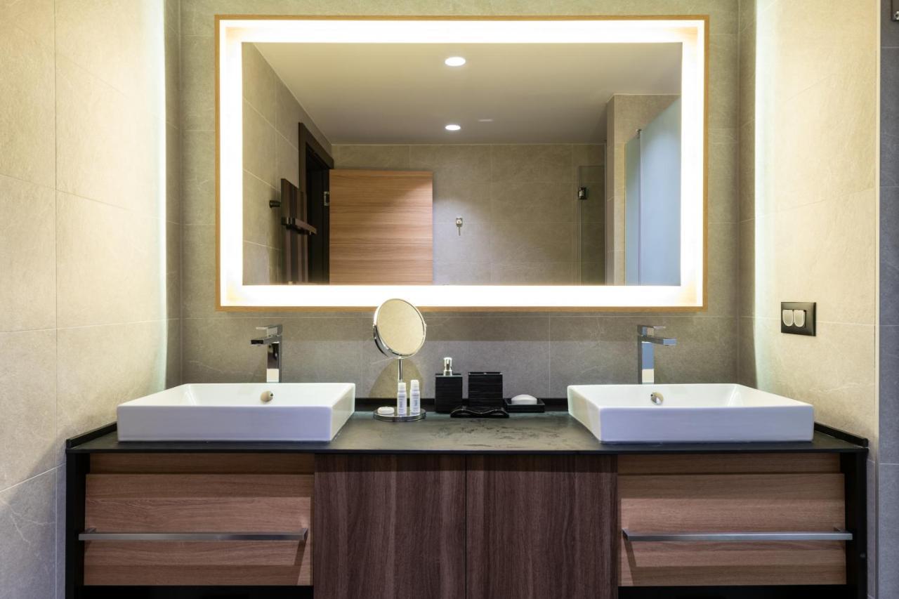 Woodside 325 Apartment *